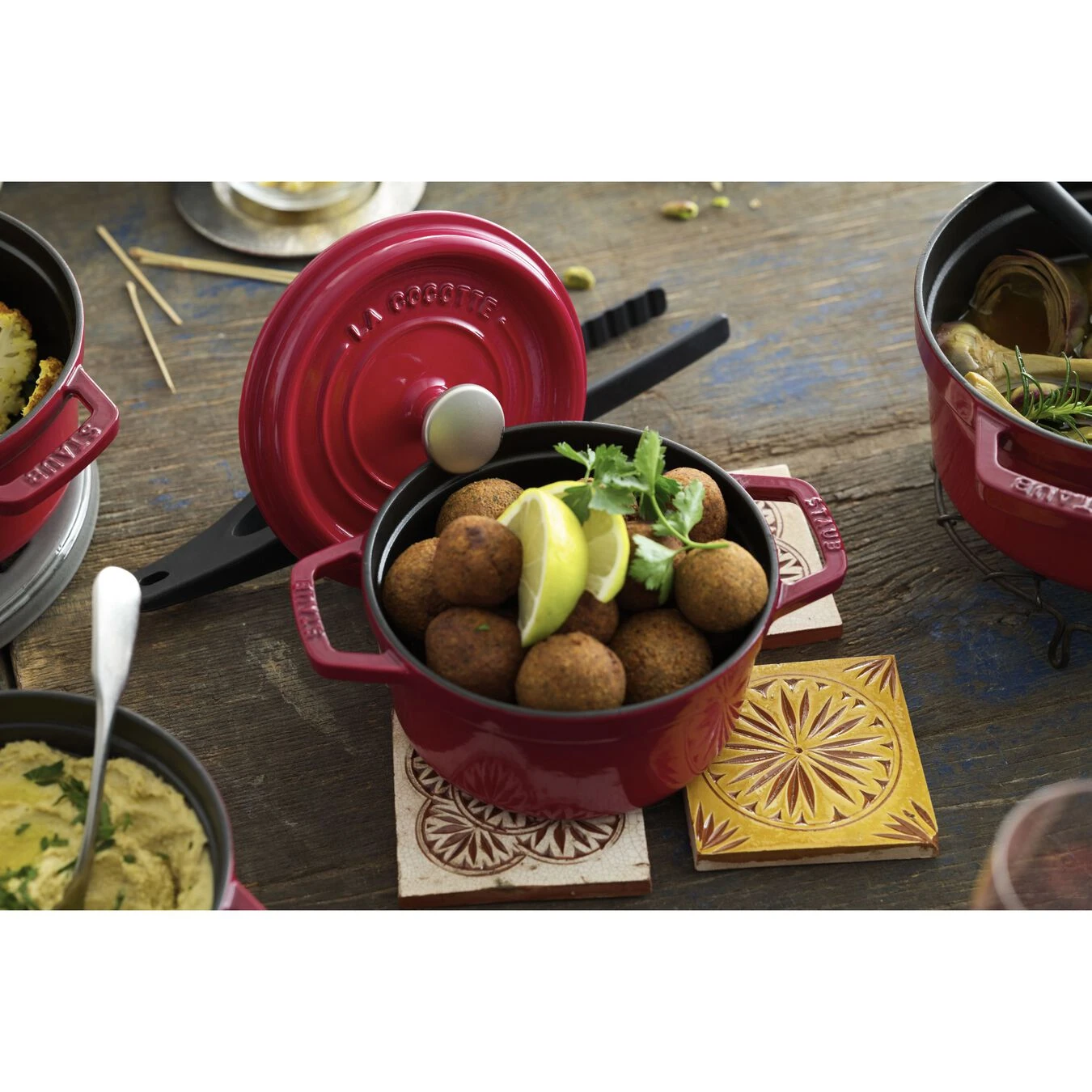 Staub Cocotte 22 Cm, Rund, Kirsch-Rot, Gusseisen 6 Staub Cocotte 22 Cm, Rund, Kirsch-Rot, Gusseisen – Bild 6