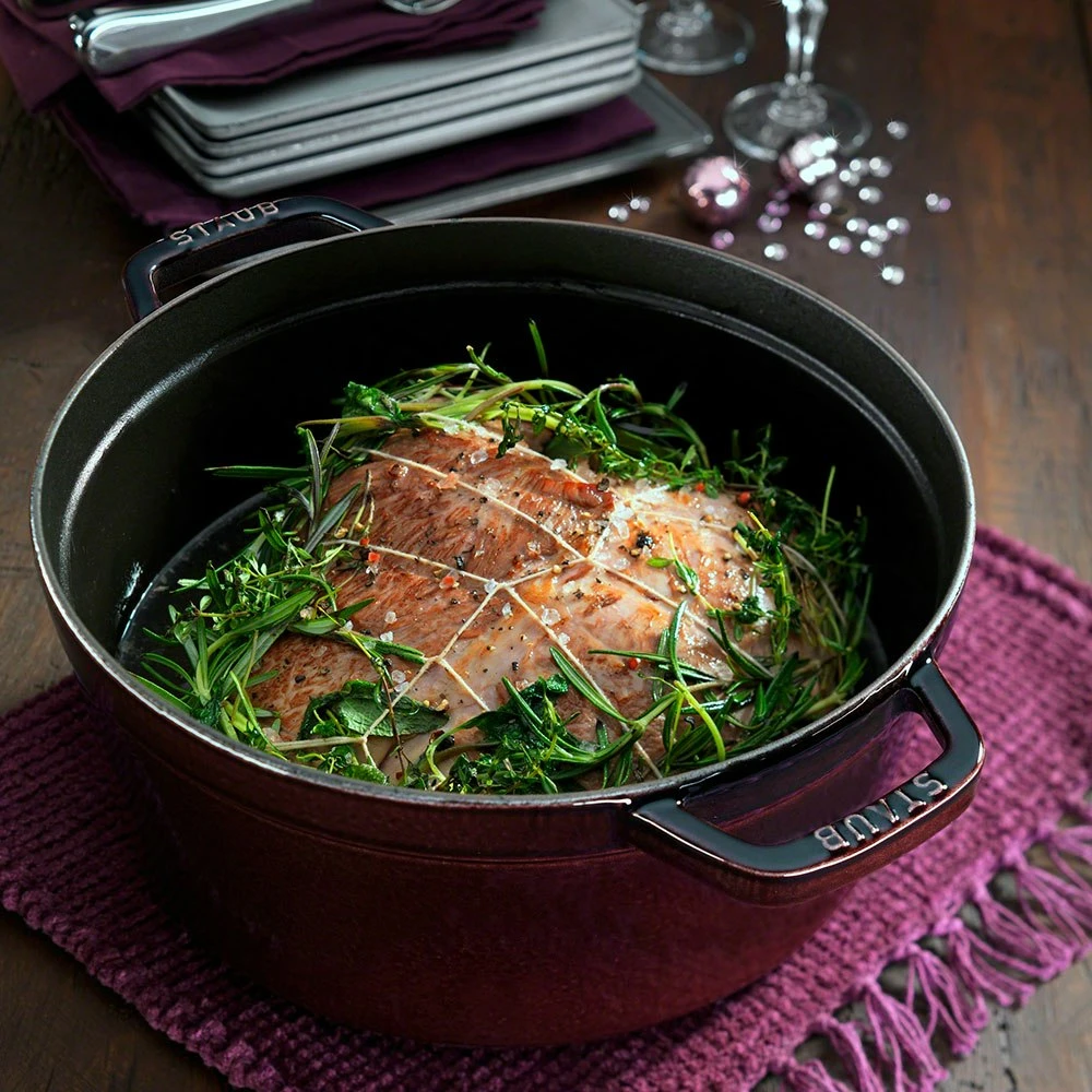 Staub Runde Kochtopf Aus Gusseisen 5,2 L, Dunkelrot 2 Staub Runde Kochtopf Aus Gusseisen 5,2 L, Dunkelrot - Image 2