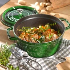 Staub Runde Kochtopf Aus Gusseisen 5,2 L, Grün -Staub staub runde kochtopf aus gusseisen 52 l schwarz 15